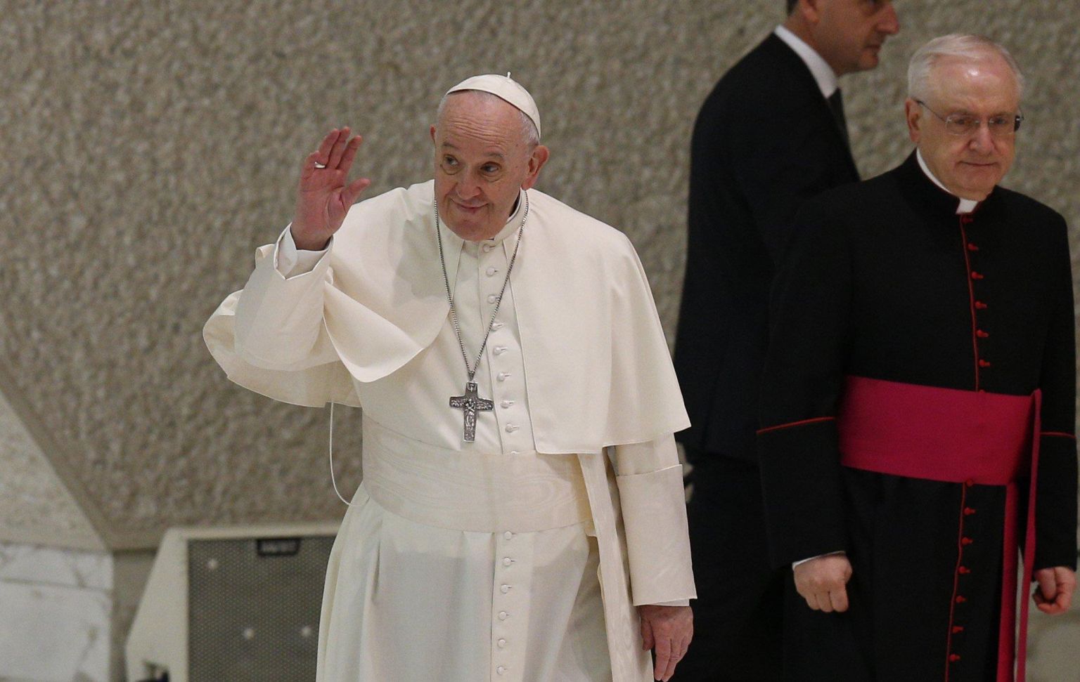 Kesalahan dan dosa manusia tidak membuat Tuhan takut, kata paus di hadapan hadirin
