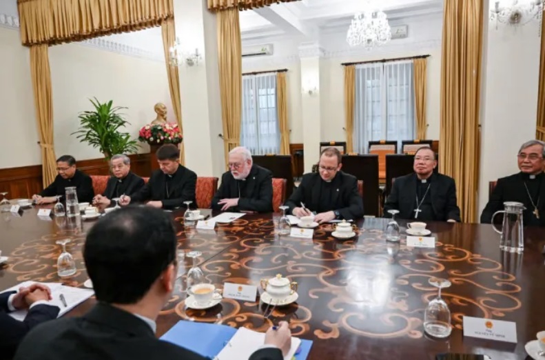梵蒂冈官员在历史性外交访问中会见越南总理